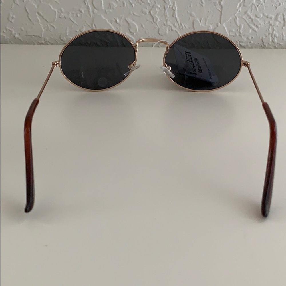 ๐ ๐ SUNGLASSES - Picture 4 of 8